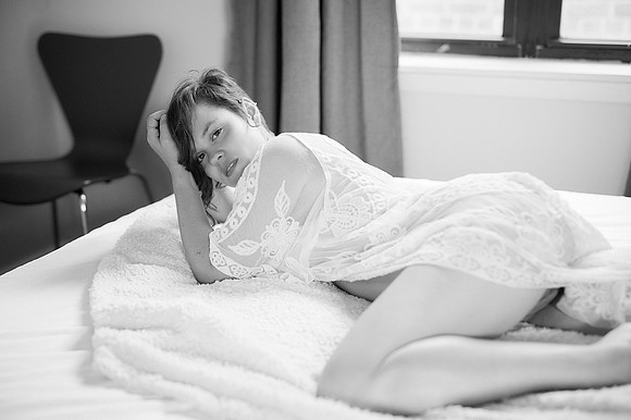 Jocelyn July 220 sm
